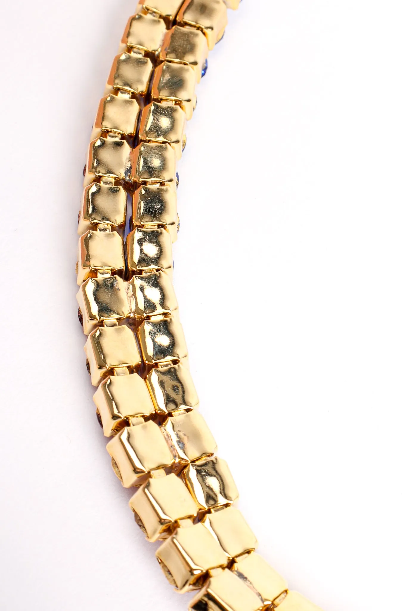 Cool Primary Crystal Pointed Collar