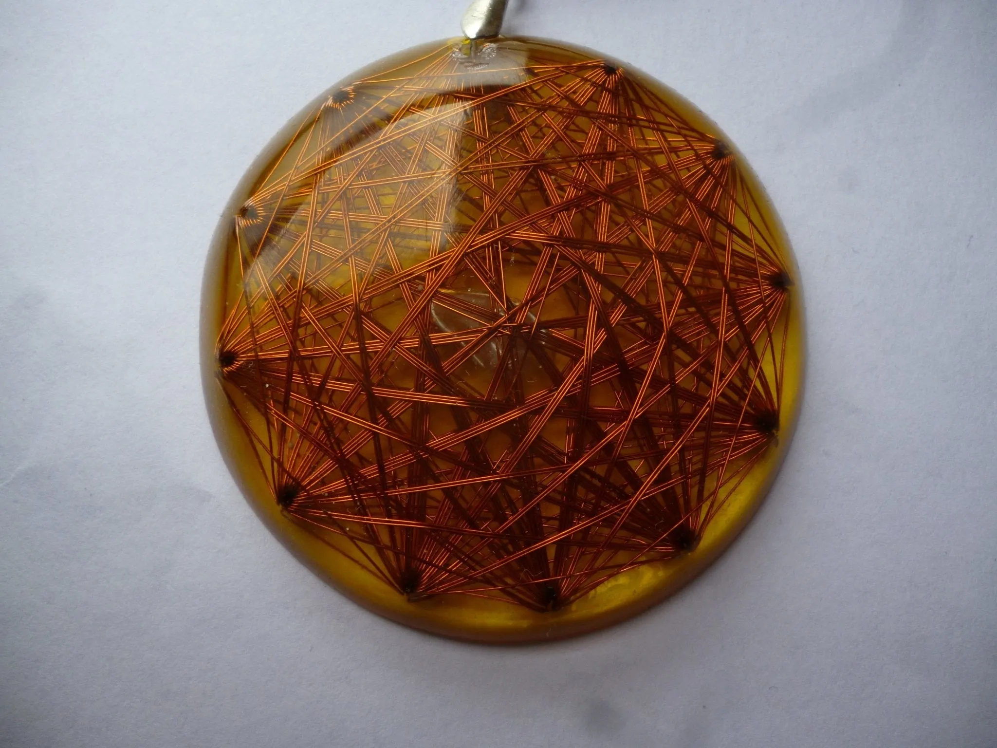 Icosahedral Resonator Filter Against Noxious Frequencies
