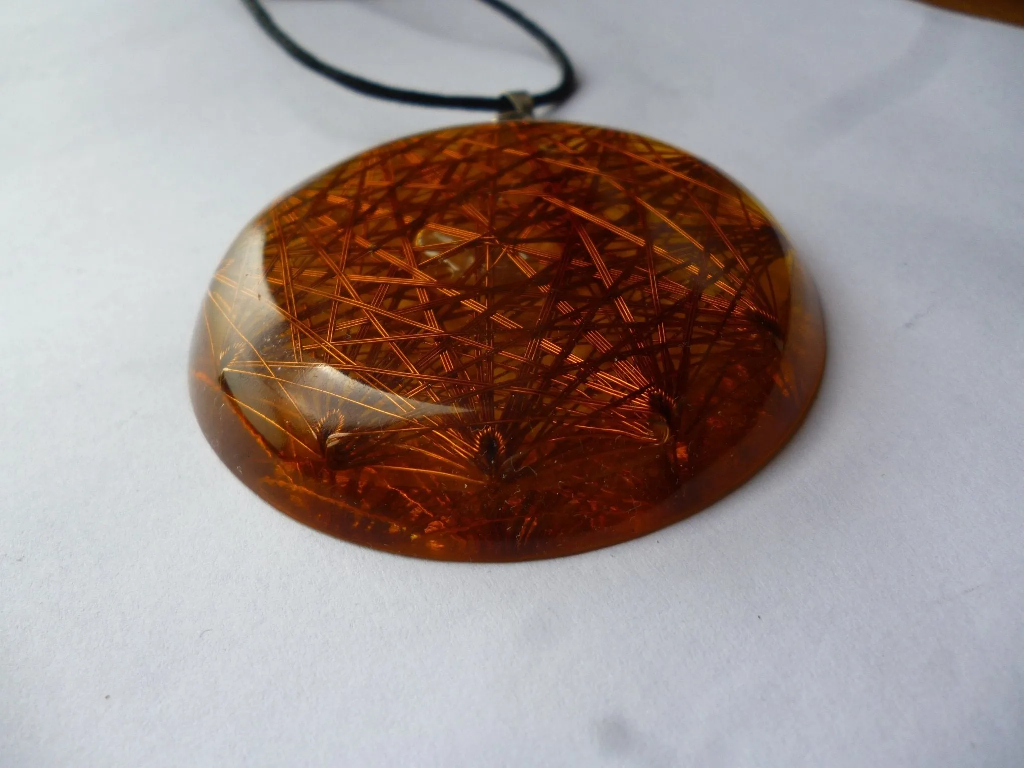 Icosahedral Resonator Filter Against Noxious Frequencies