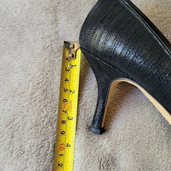 𝅺Roberto Capucci black heels size 7.5