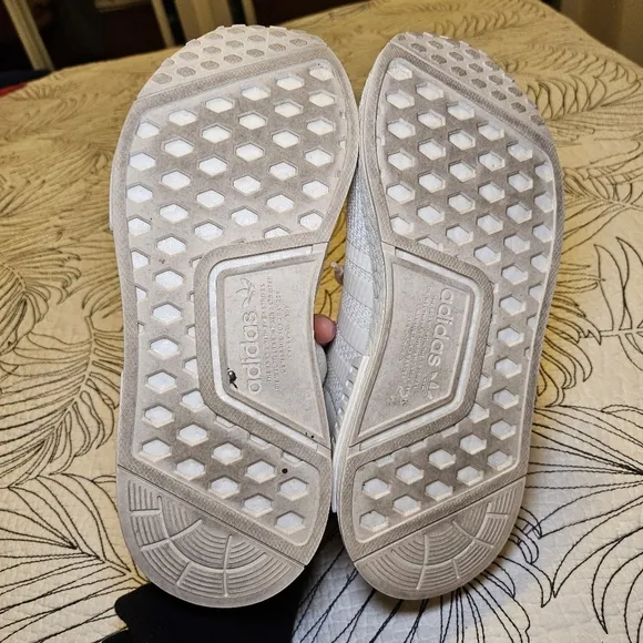 VGUC Adidas NMD R1 Disney Edition Little Mermaid Men 7/ women 9